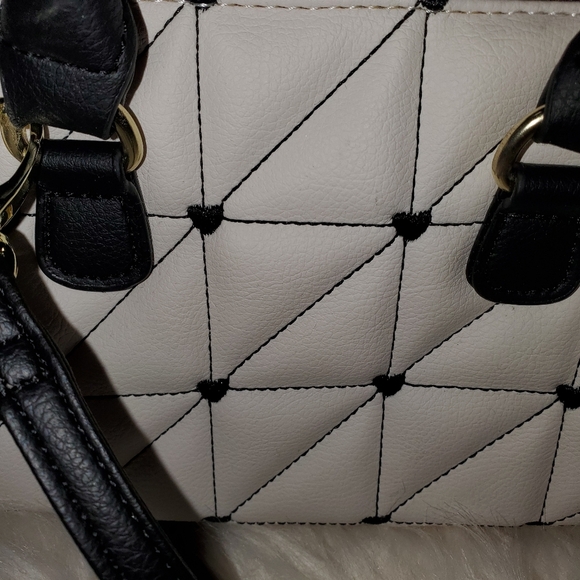 Betsey Johnson Black and White Heart Quilted Mini Bag - Picture 13 of 13